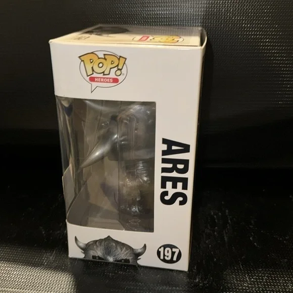 Funko Pop Wonder Woman - Ares - Picture 2 of 5